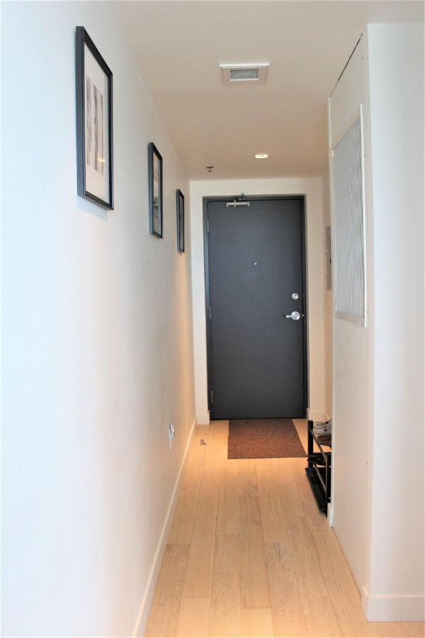 Luxury Skyline Condo In Downtown Free 24/7 Parking Winnipeg Luaran gambar